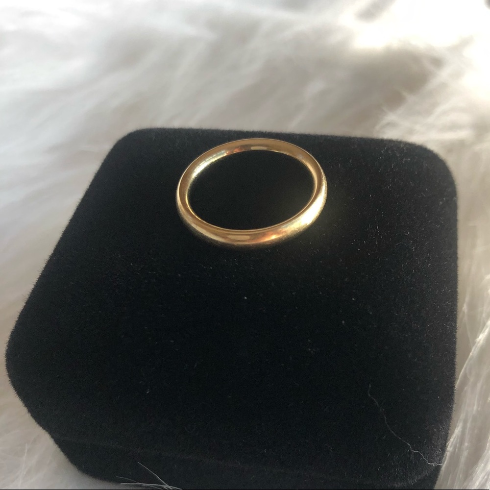 Gold Ring - Picture 3 of 4
